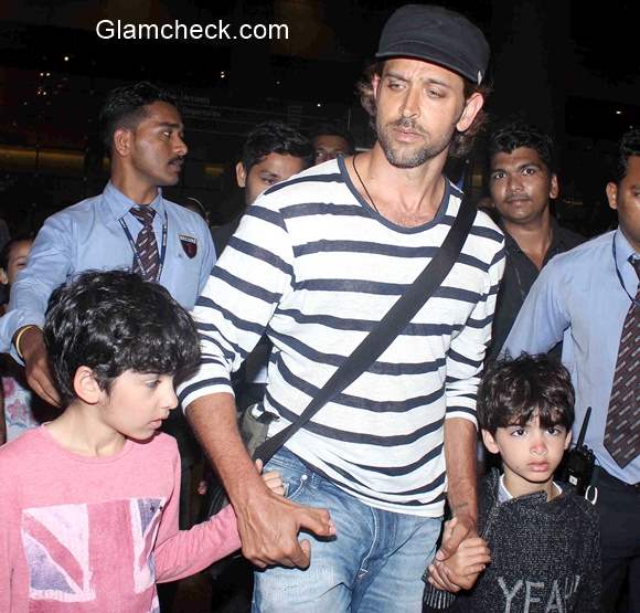 Hrithik Roshan spotted along with his sons Hrehaan and Hridhaan