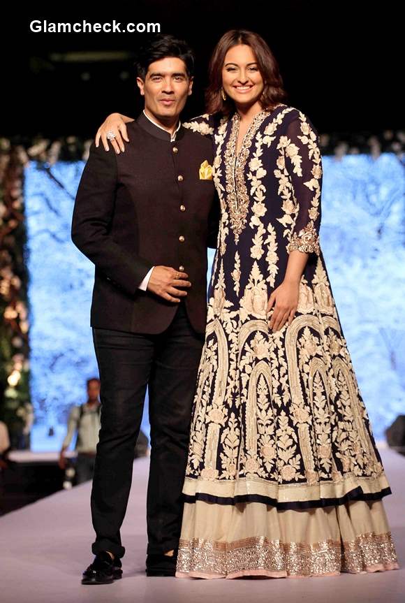 Sonakshi Sinha turns showstopper for Manish Malhotra