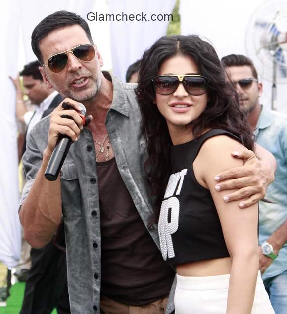 Akshay Kumar Shruti Haasan promotes Gabbar is Back in Gurgaon