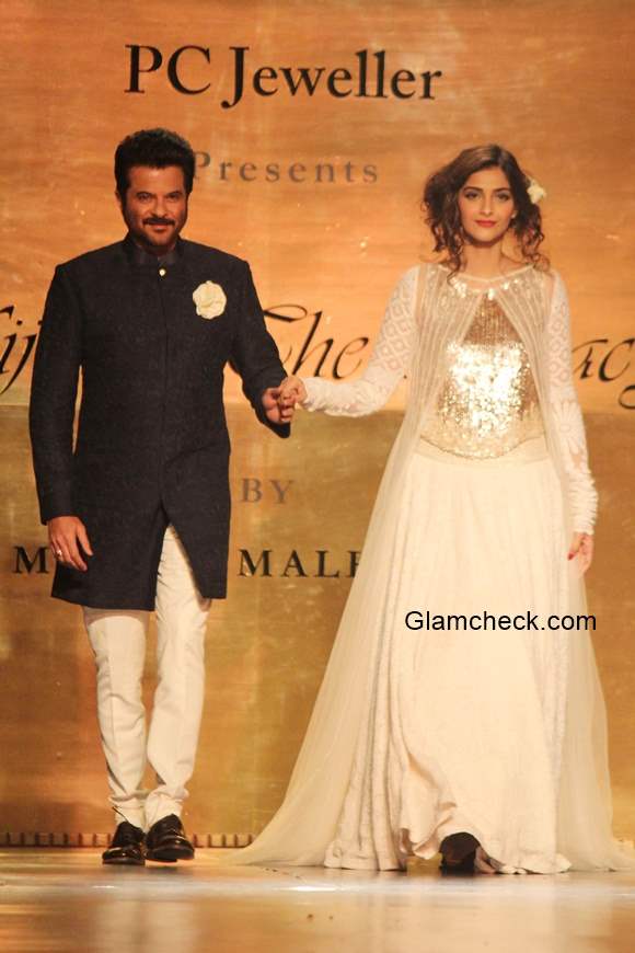 Anil Kapoor and Sonam Kapoor for Manish Malhotra Mijwan Show