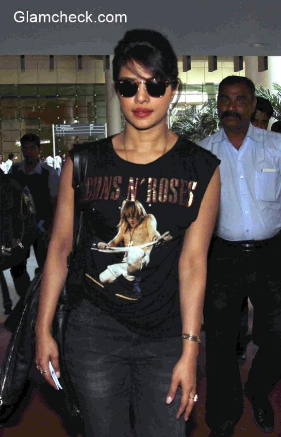 Priyanka Chopra 2015 spotted at Mumbai International airport