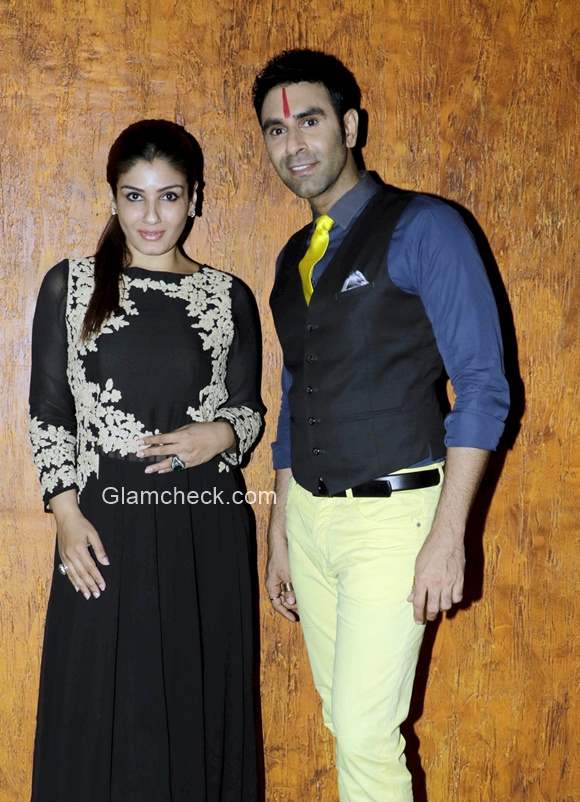 Raveena Tandon opens the India Dance Week along with Sandip Soparrkar