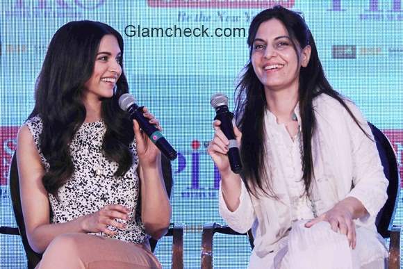 Deepika Padukone and Juhi Chaturvedi launches Piku gold jewellery