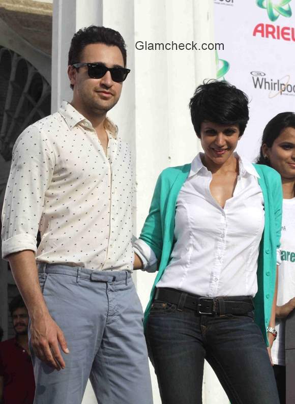 Imran Khan and Mandira Bedi at Ariel Share the Load event