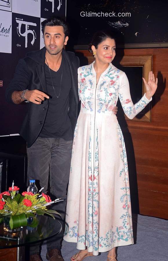 Ranbir Kapoor and Anushka Sharma in Kolkata for Bombay Velvet promotions