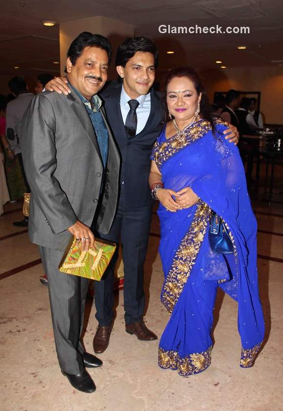 Udit Narayan with his son Aditya and wife Deepa