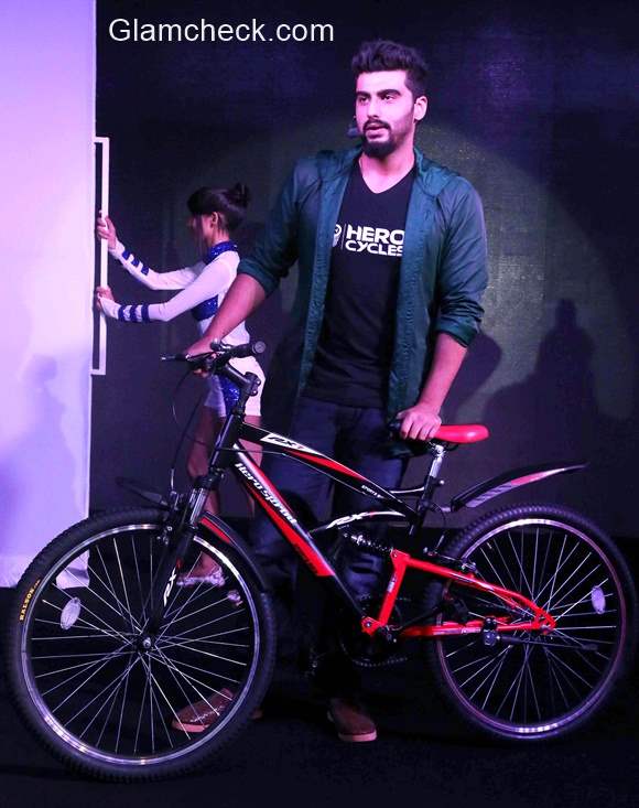 Arjun Kapoor launches a limited edition AKcelebrity sports cycle from Hero Cycles