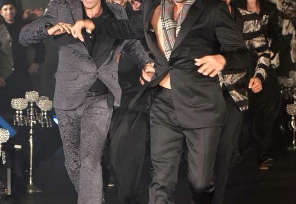 Akshay Kumar showstopper for Ramesh Dembla at the India Luxury Style Week – Men’s Edition 2015