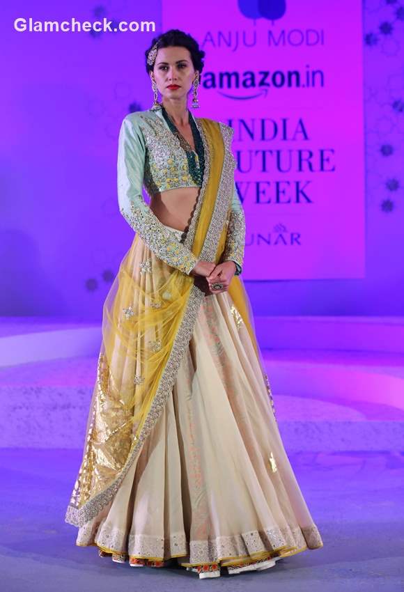 Amazon Couture Week 2015 - Anju Modi Kashish