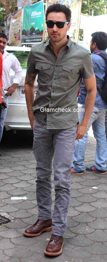 Imran at Sophia College to promote film Katti Batti