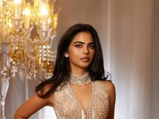 Isha Ambani in Contemporary AJSK Zardozi at the designer Duos 40 Years of Fashion Celebrations