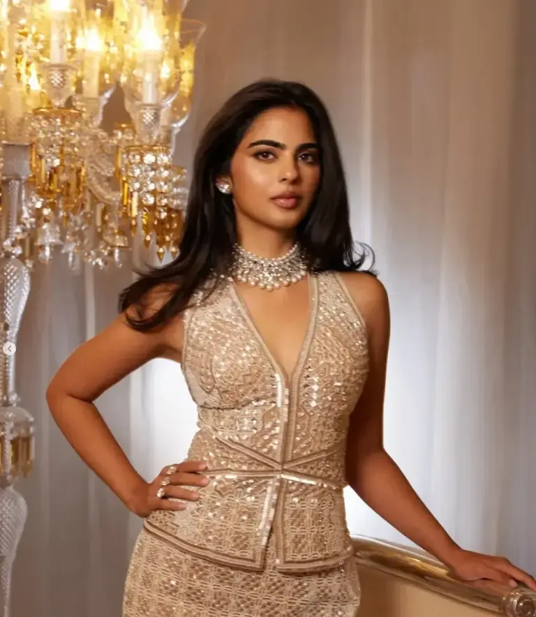 Isha Ambani in Contemporary AJSK Zardozi at the designer Duos 40 Years of Fashion Celebrations