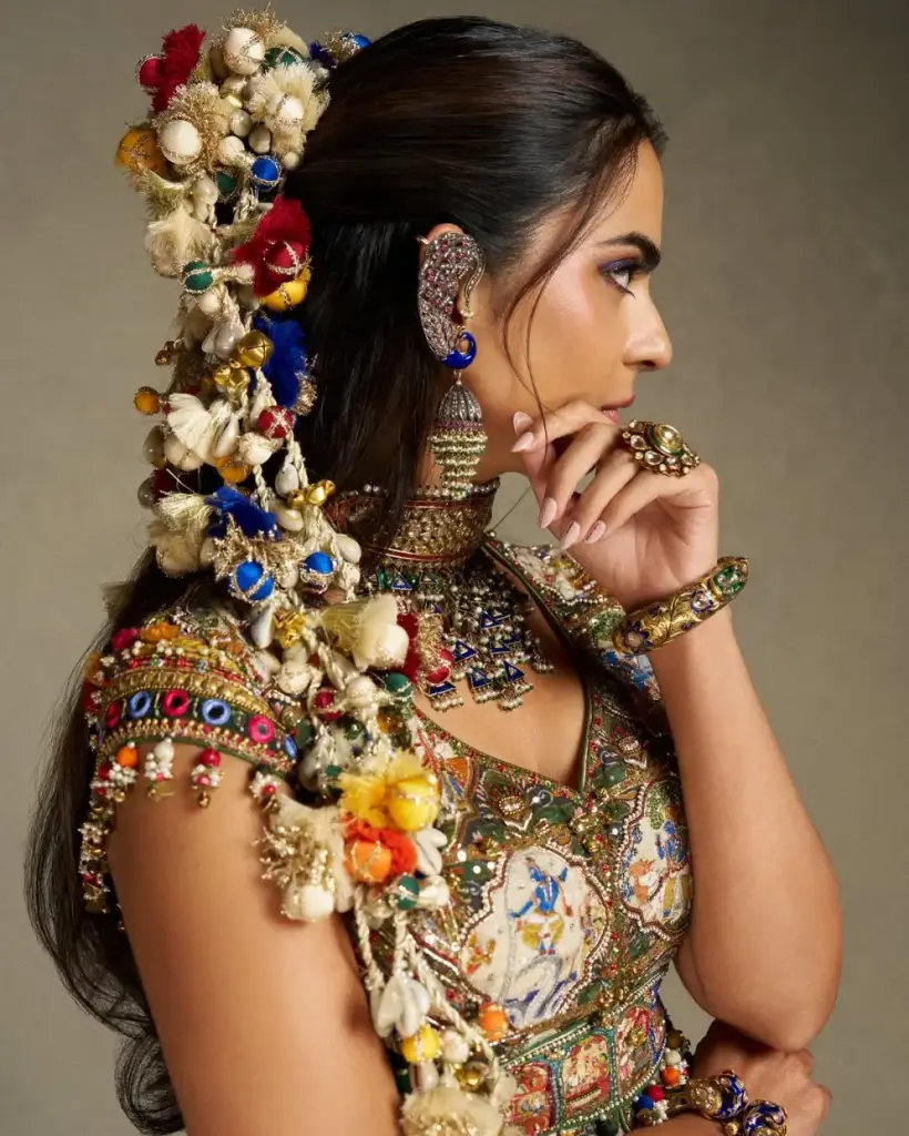Isha Ambani Hairstyle at Swadesh First Anniversary Celebration