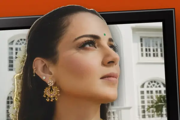 Kangana Ranaut’s Traditional Silk Look in Ayodhya