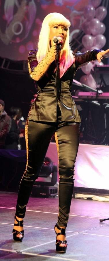 Nicki Minaj shocks in two-faced suit