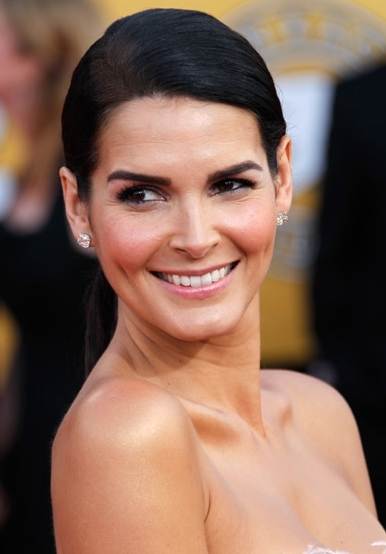 Angie Harmon hairstyle 2011 SAG Awards