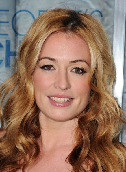 Cat Deeley makeup hairstyle 2011 Peoples Choice Awards