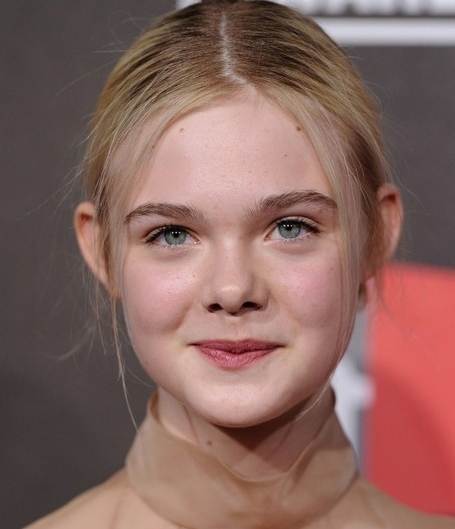 Elle Fanning hairstyle makeup 2011 Critics Choice Awards