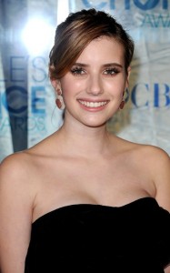 Emma Roberts hairstyle makeup 2011 Peoples Choice Awards