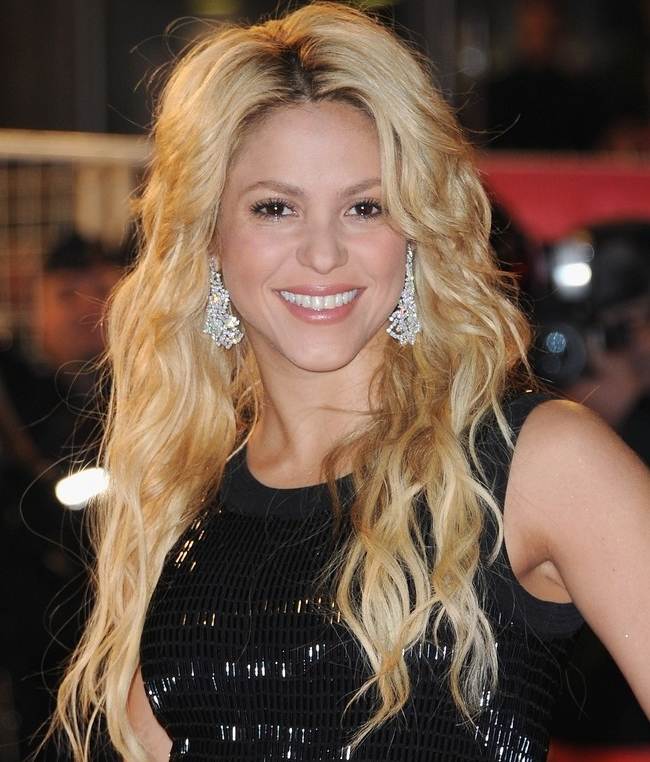 Shakira hairstyle makeup