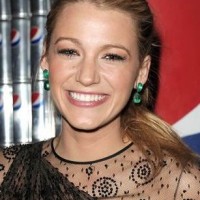 Blake Lively hairstyle at launch Diet Pepsis new can