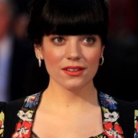 Lily Allen sues Daily Mail for privacy invasion