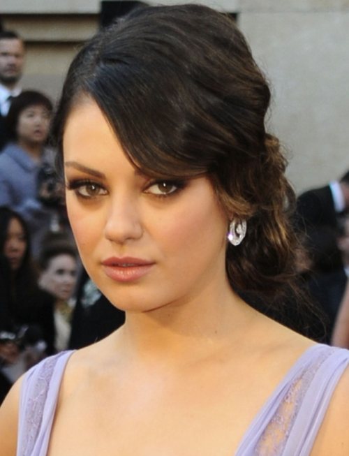 Mila Kunis hairstyle 2011 Oscars Red Carpet Look