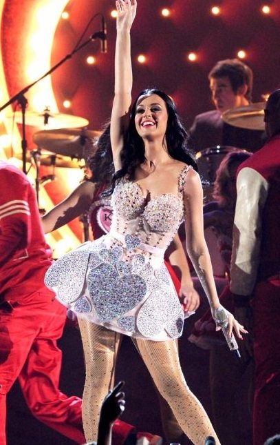 katy-perry-2011-grammy-awards-performance-pink dress