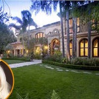 Christina Aguilera selling her Beverly Hills mansion