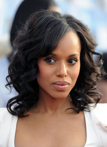 Kerry Washington at the NAACP Image Awards red carpet