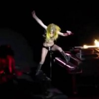 Lady Gaga loses balance falls-1