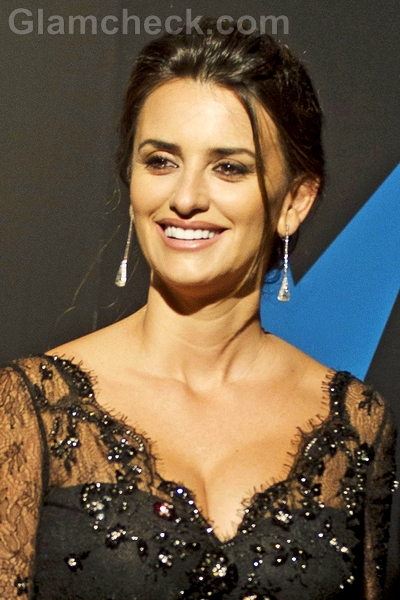 Penelope-Cruz-in-Armani-Prive