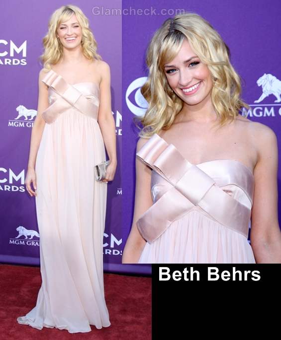 Worst dressed celebs at country music awards 2012 beth behrs