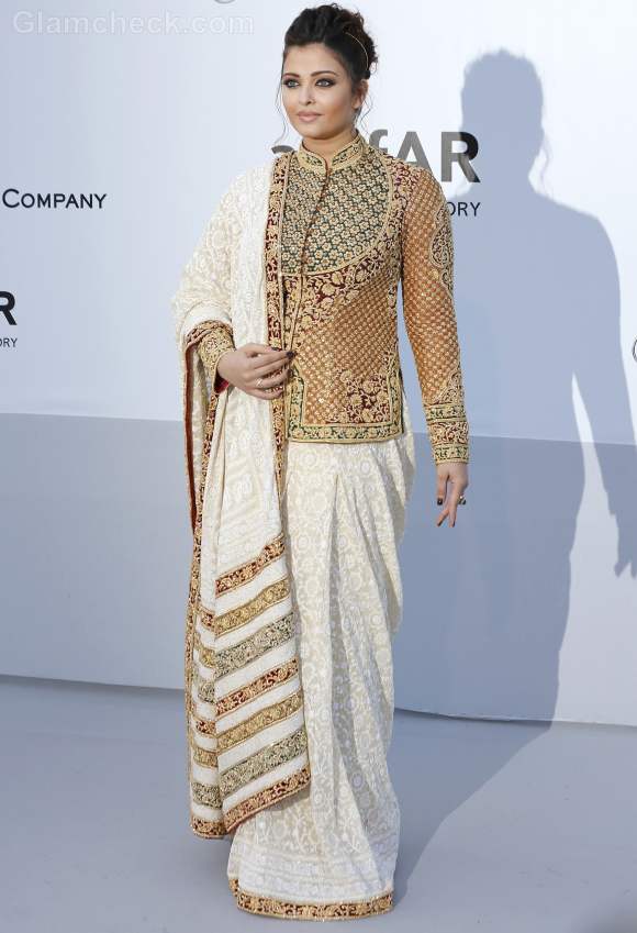 Aishwarya Rai Stunning In Traditional Attire at 2012 Cannes Film Festival