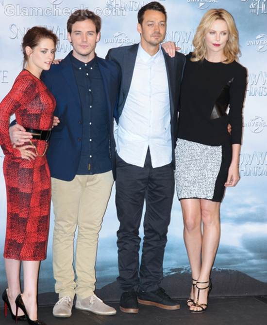 Stars of Snow White and the Huntsman Get Together for Photocall