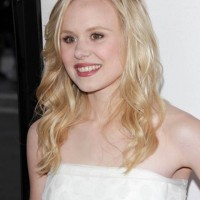 Alison Pill hairstyle makeup