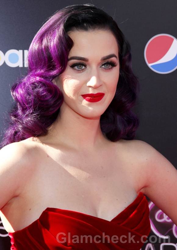 Katy-Perry-purple hair-red lips