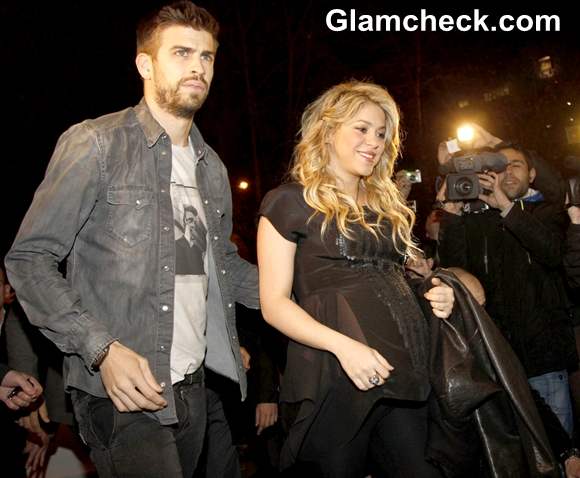 Pregnant Shakira Attends Release of Dads Book Al Viento Al Azar