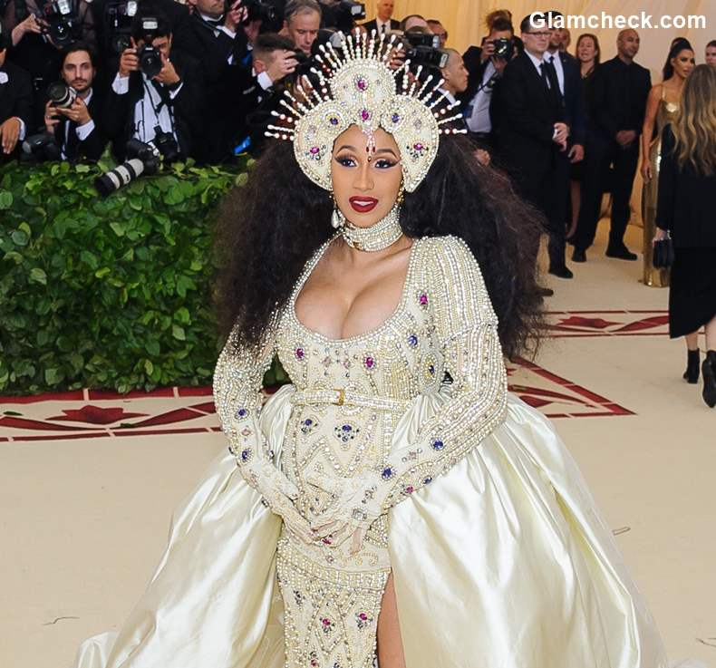 Nicki Minaj Gifts $5000 Gift Basket’ to Cardi B on Baby Arrival