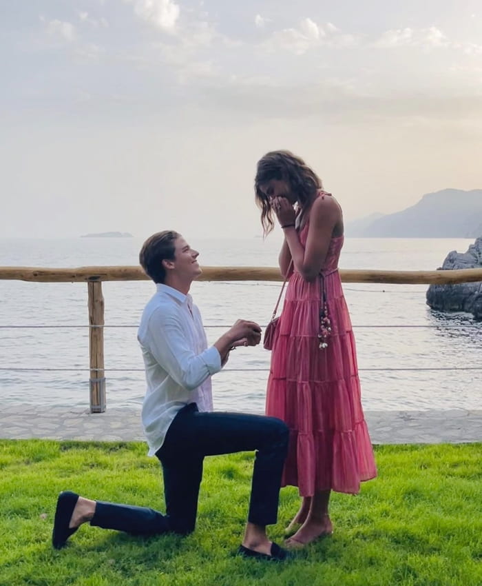 Taylor Hill and Daniel Fryer are Engaged !