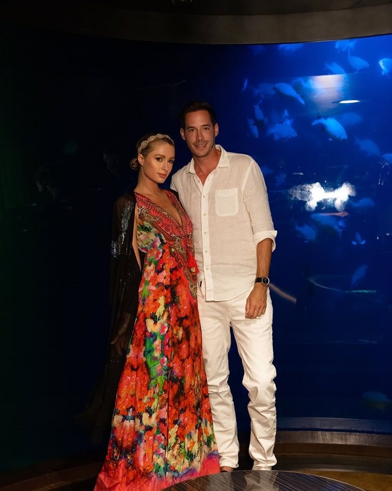 Paris Hilton and Carter Reun pose for a picture during their honeymoon tour 2022