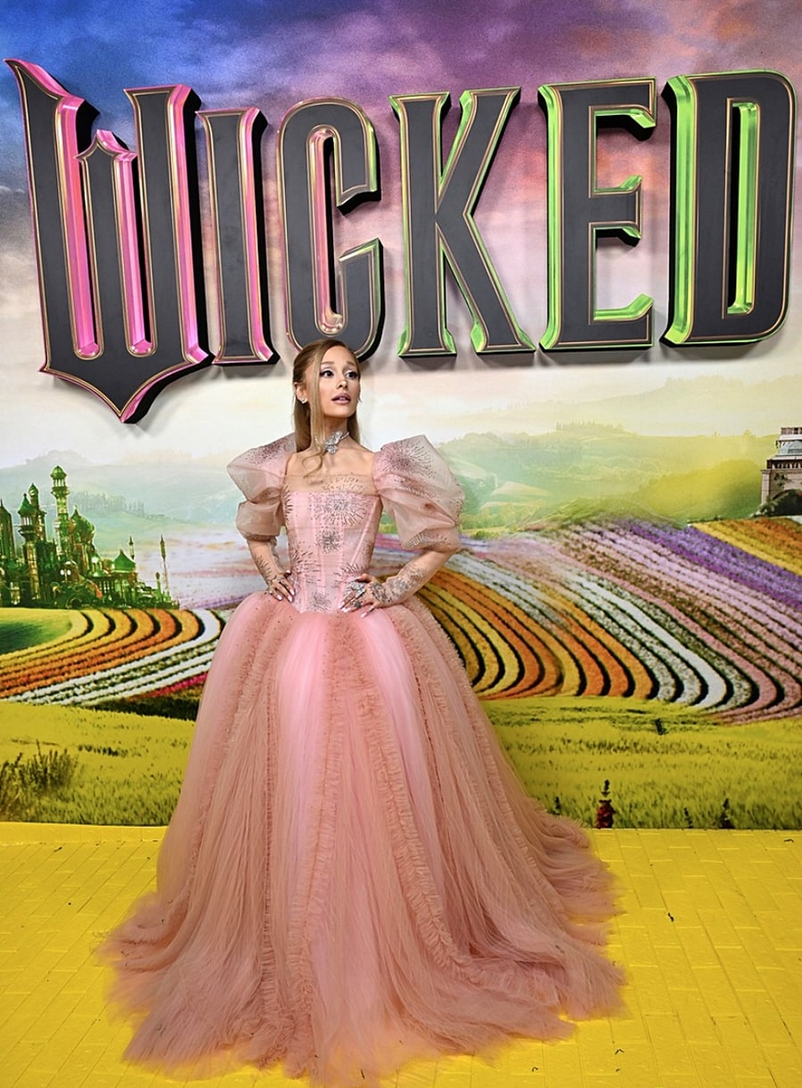 Ariana Grande Channels Glinda at Wicked Premiere in Sydney