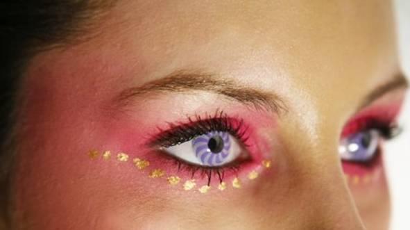 Colored contacts / special effects