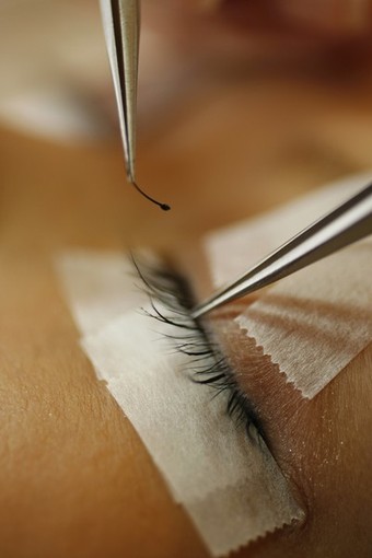 Eyelash extensions (3)