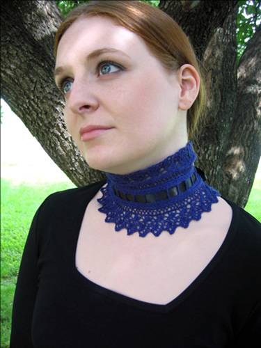 Choker lace scarf