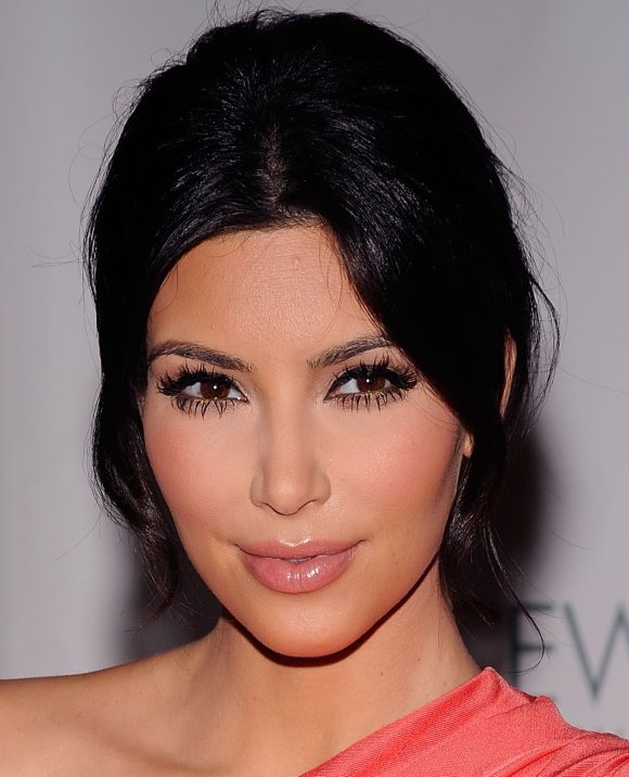 Kim-Kardashian-pouty-lips