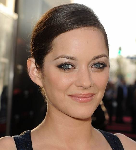 Marion Cotillard  classic bun