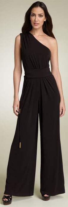 One-shoulder black jumpsuit for Formal Chic look