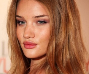 rosie-huntington-whitley-pouty-lips