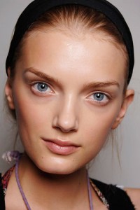 What is nude make up and how to achieve it